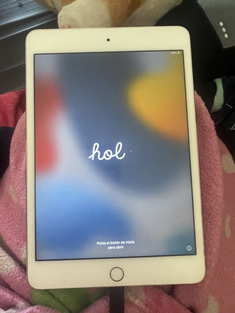Ipad Mini 4 rose gold with freebies (Category: iPad) located in Paranaque City. Submitted by maryyyyy21 (Listing ID 1468059483, Image 2). Description: Ipad Mini 4 Rose gold 128GB Good as new 2 Free Pencils Free drawing gloves Free case With paper-like screen protector Good for drawing and studying.