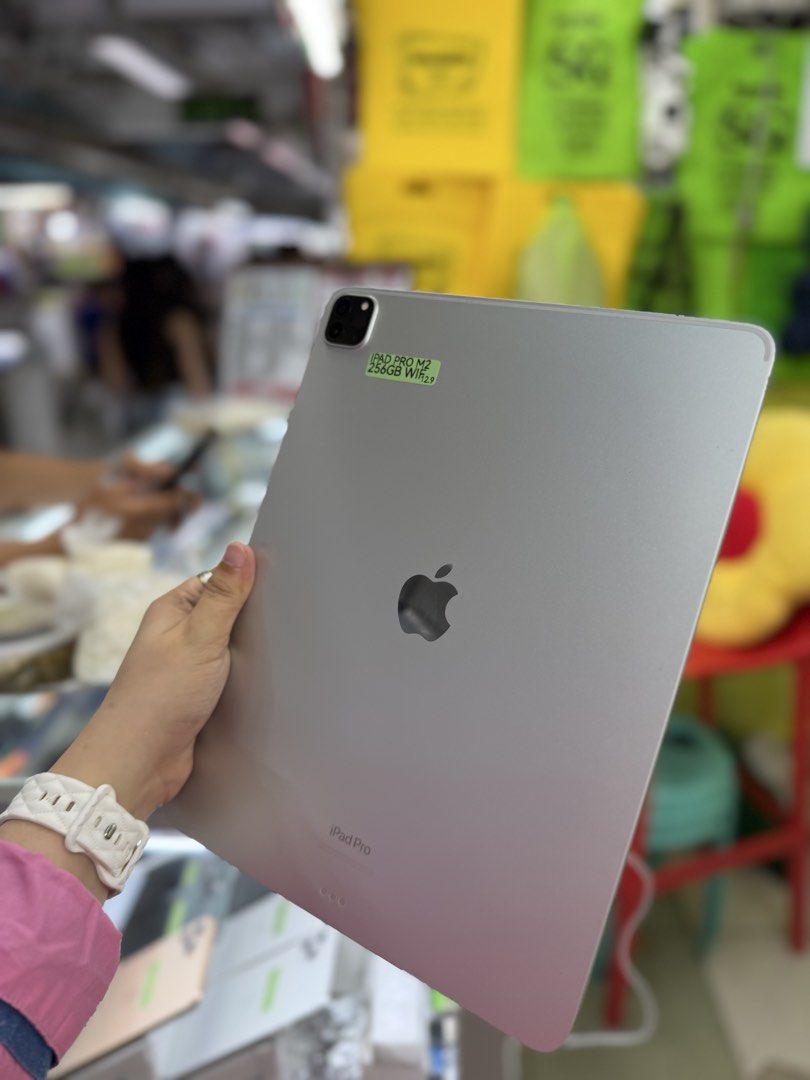 Ipad Pro 12.9 M2 chip 256GB Wifi only no issues (Category: iPad) located in San Juan City. Submitted by najihahtelecomshop2018 (Listing ID 1468226157, Image 3). Description: Legit Store | Original unit FOR SALE | TRADE / SWAP ▫️INSTALLMENT thru: 🔸Credit Card (straight / installment) 🔸Ggives / Gcredit + 6% interest 🔸Spay Later + 6% interest (RFS: Buy and Sell any kinds of Gadgets) Description: Ipad Pro M2 chip 12.9 256GB ( other GB are also ava