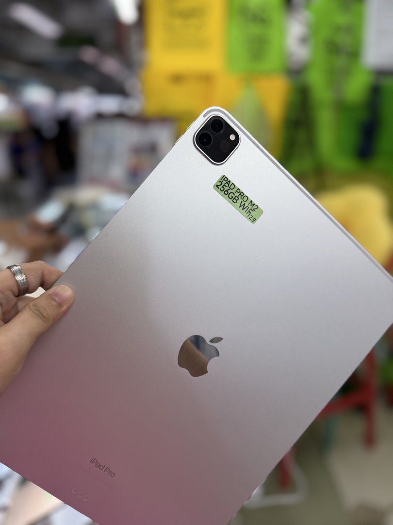 Ipad Pro 12.9 M2 chip 256GB Wifi only no issues (Category: iPad) located in San Juan City. Submitted by najihahtelecomshop2018 (Listing ID 1468226157, Image 2). Description: Legit Store | Original unit FOR SALE | TRADE / SWAP ▫️INSTALLMENT thru: 🔸Credit Card (straight / installment) 🔸Ggives / Gcredit + 6% interest 🔸Spay Later + 6% interest (RFS: Buy and Sell any kinds of Gadgets) Description: Ipad Pro M2 chip 12.9 256GB ( other GB are also ava