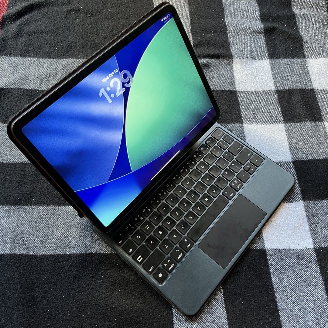 IPAD PRO M1 3RD GEN WITH MAGIC KEYBOARD!!(94%BH) (Category: iPad) located in Cabuyao City. Submitted by charlesghi34981 (Listing ID 1468079688, Image 1). Description: IPAD PRO M1 3RD GEN 128gb 11 inch wifi only 94% original battery health 120hz pro motion display No issue/all functions working Face is, true tone and etc working No history of repair/all parts original Good working condition(see pics) With 3utools result see last pic Inclusion: uni