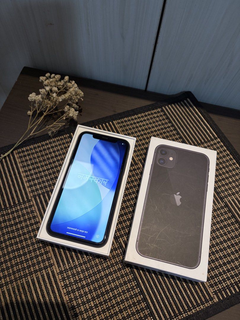IPHONE 11 -128 GB BLACK (Category: iPhone 11 Series) located in Taguig. Submitted by nashh522 (Listing ID 1468197857, Image 2). Description: *128GB storage *Black * Globe-locked * Battery health: 71% *Working Face ID * Working speakers and sound * Camera is working fine. Lcd has unnoticeable spots (cant notice unless u really look into it and a tiny white spot) does not affect functionality * No ghost touch * No replaced parts; all original * Few