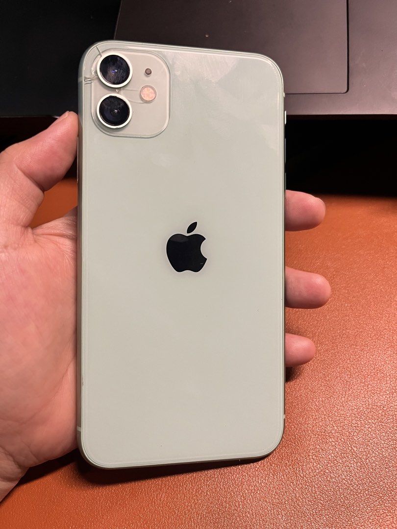 Iphone 11 (Category: iPhone 11 Series) located in Taytay. Submitted by janecsb (Listing ID 1468179955, Image 2). Description: With small crack near the camera (as shown on the pic) but all are working fine. and smooth. .