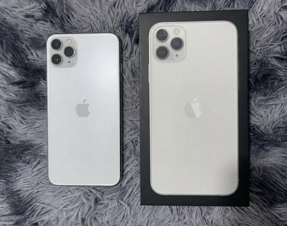 iPhone 11 Pro Max 256GB (Category: iPhone 11 Series) located in Manila. Submitted by items_by_sab (Listing ID 1468282287, Image 1). Description: 📲 IPHONE 11 PRO MAX DETAILS: 🤍 Color: Silver 💾 Storage: 256GB 🔋 Battery Health: 100% 🔓 Carrier Lock: No SIM restrictions (Open-line,Any sim will do) ✨ Condition: Good working condition 📸 Camera & Video: Working perfectly ⚙️ All Functions: Working 🛠️ Repairs: LCD & battery replaced Issue: minimal d