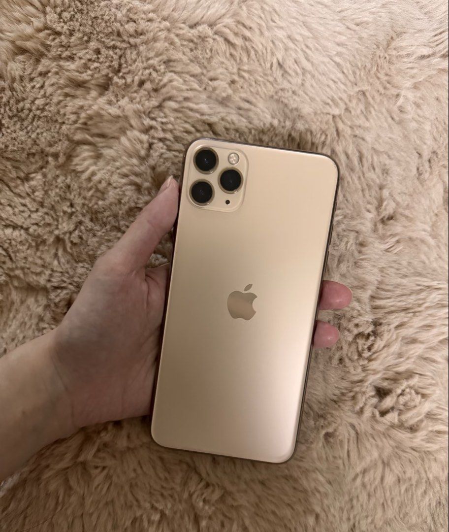 iPhone 11 Pro Max 64GB OPENLINE (Category: iPhone 11 Series) located in Manila. Submitted by mknhhh (Listing ID 1468202406, Image 1). Description: 📱✨ IPHONE 11 PRO MAX 64GB — GOLD ✨📱 💛 Color: Gold 💾 Storage: 64GB 🔓 Openline / Factory Unlocked ✅ No Issues ✅ No iCloud Issues ✅ No Repairs 📦 Inclusions: Unit & Case Only ✨ Premium Gold Finish 📸 Triple Camera System 🔐 Face ID 📱 Large Super Retina XDR Display 📌 UNIT & CASE ONLY 📌 No box or ot