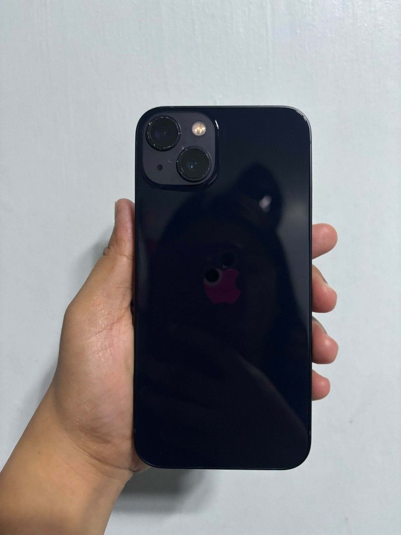 IPHONE 13 (Category: iPhone 13 Series) located in Manila. Submitted by tejudsss (Listing ID 1468164345, Image 3). Description: Iphone 13 - 128gb 84% bat health with charger *good condition with some smudges on the sides..