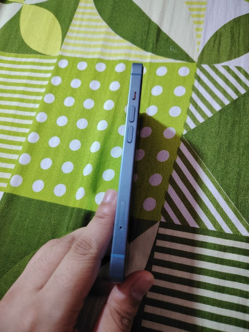 Iphone 14 (Category: iPhone 14 Series) located in Caloocan City. Submitted by braveshark_e3a2e3 (Listing ID 1468100549, Image 2). Description: Selling my Iphone 14, 128 gb. Price: 20k Factory Unlocked: ✅ Makinis: ✅ No Issue: ✅(Hindi naopen kahit kailanman) Battery Health: 80% - still good condition Inclusion: Cord, Box, Headset (Orig from Powermac), with tempered and case RFS: Will upgrade after 3 years 😅 but as you can see, alagang alaga po yun