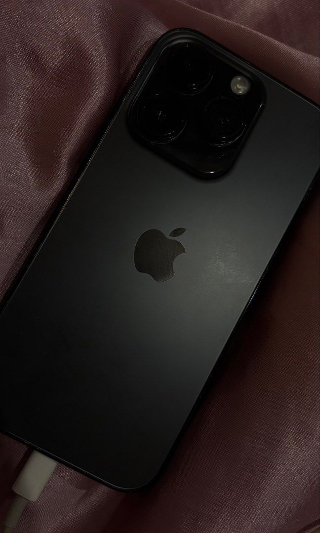 Iphone 14 Pro (Category: iPhone 14 Series) located in Manila. Submitted by crstn. (Listing ID 1468205350, Image 1). Description: Iphone 14 Pro ❀ lady owned ❀ with box, charger & FREE case ❀ battery health: 68% ❀ issue: paint chips only, no dents.