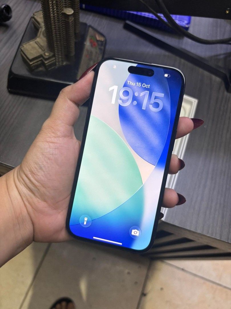 Iphone 16 128gb Black (Category: iPhone 16 Series) located in Makati City. Submitted by cornelionana (Listing ID 1468199284, Image 2). Description: Iphone 16 128 gb US variant Esim working Face Id and True tone Unli Reset with cord and box Pick up and meet up only Negotiable pa No to buy and sell.
