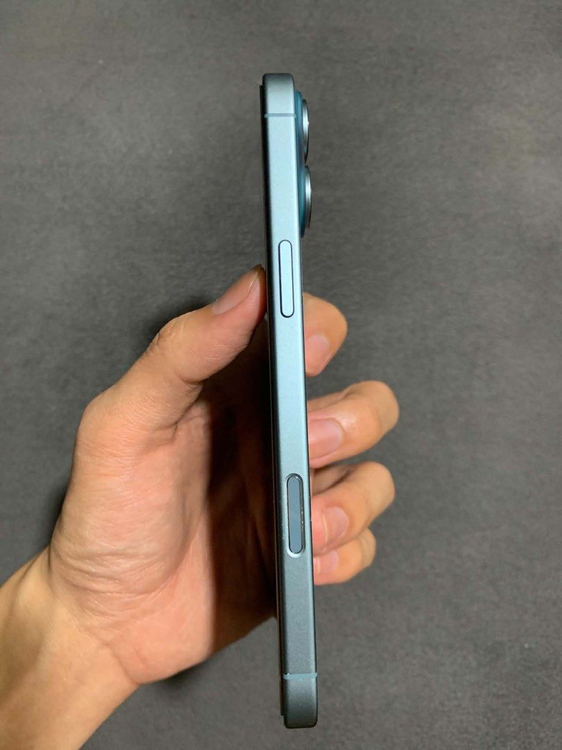 IPHONE 16 plus (Category: iPhone 16 Series) located in Muntinlupa City. Submitted by rare.hun_thrift (Listing ID 1468090740, Image 2). Description: For Sale iPhone 16 Plus 128gb Factory Unlocked True tone working Face ID working 93% BH Unit, Box & Charger only No Hidden Issue 39,500 nego.