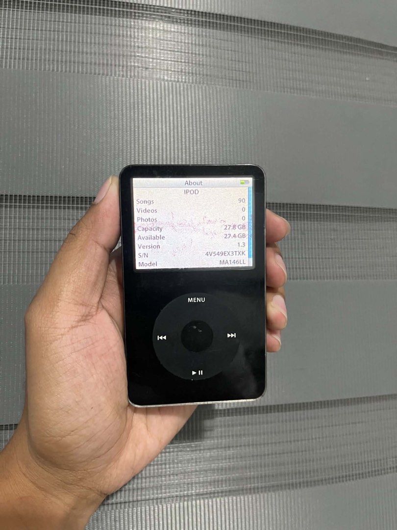 Ipod classic 5th gen (Category: Portable Music Players) located in Quezon City. Submitted by all_about_retro (Listing ID 1468207188, Image 1). Description: Ipod classic 5th gen 30gb Good lcd Good clickwheel Good battery Good hdd Reallocs 0 Pending sector 0 Unit only No issue Yung nakikita niyo sa lcd mawawala yan ng ilang araw Pickup.