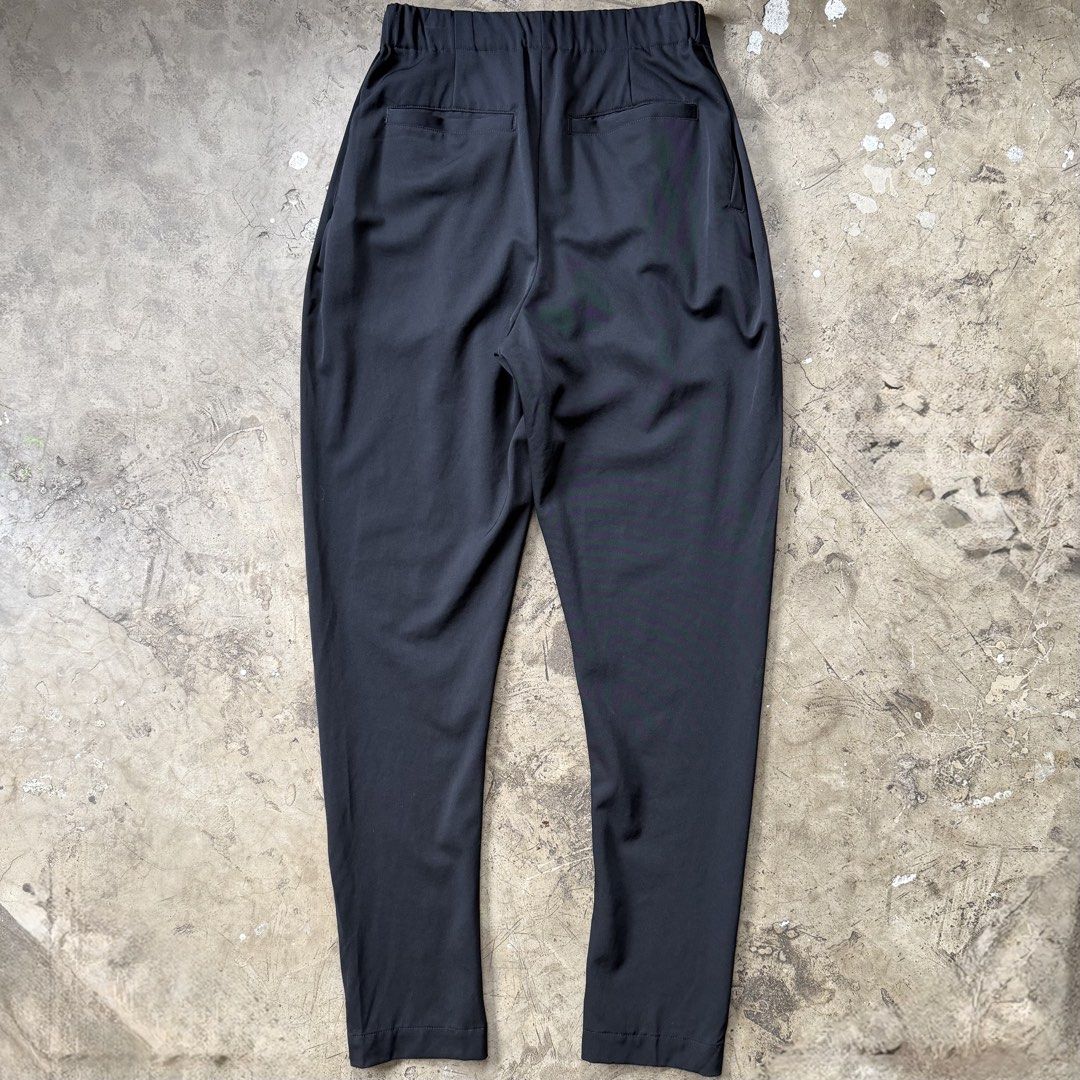 Issey Miyake - Single Pleated Pants (Category: Jeans) located in Cavite. Submitted by 4118.ph (Listing ID 1468224108, Image 2). Description: Size 2 on tag fits 26-27 Excellent condition Waist 13.5” Length 43.5” Inseam 30” Leg opening 6”.