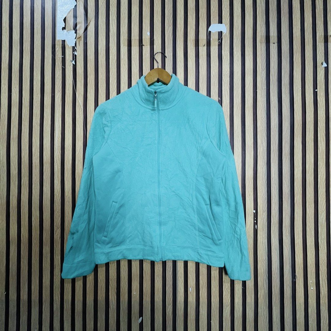 IZOD GREEN SMALL 21x23 YG02524 (Category: Coats, Jackets and Outerwear) located in Dasmarinas. Submitted by yg_supplies (Listing ID 1468155841, Image 1). Description: IZOD GREEN SMALL 21x23 YG02524.