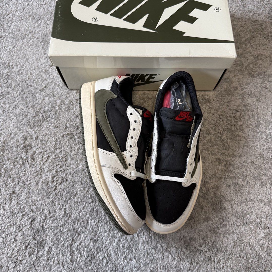 J1 Low OG Travis Scott Olive (Category: Casual Shoes) located in Paranaque City. Submitted by nego.allday (Listing ID 1468108436, Image 1). Description: J1 Low OG Travis Scott Olive 7.5US | Like New ₱25,000.