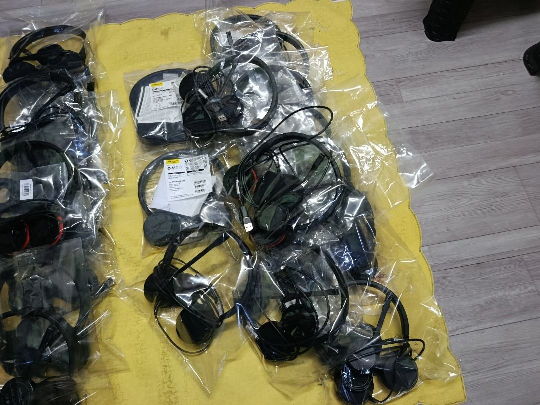Jabra Evolve 20 usb or type c with usb (Category: Headphones & Headsets) located in Quezon City. Submitted by carou85958 (Listing ID 1468131603, Image 3). Description: Jabra Evolve 20 100% good 100% working 100% makikinis 100% no issue 100% no scam jabra 20 usb type makinis p900 jabra 20 type c with usb makinis p1k 17 ibp road batasan hills qc .