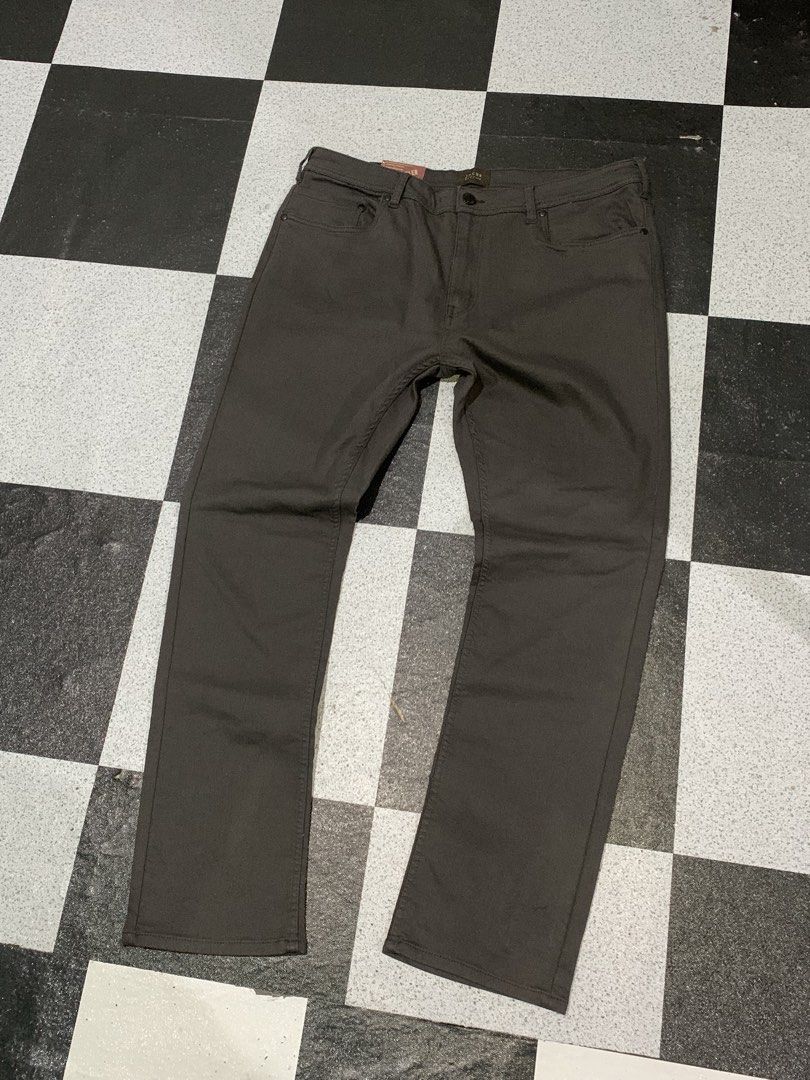 Jachs new york brand new (Category: Jeans) located in Angeles City. Submitted by badillajel81176 (Listing ID 1468188769, Image 1). Description: WTS –Jachs New york Brand new 📏 Size: Tag size “38“ 📏 Measurements: Thight: 12.5 Length: 42 Hem:8 💢Issue-No issue ✨ Condition: 10/10 Crispy condition 🟦 Color Rate:10/10 📍 Pampanga Angeles City 📦 Shipping available nationwide.