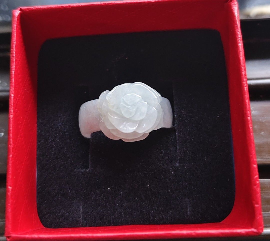 Jade ring carve ring (Category: Rings) located in Davao. Submitted by zinbad (Listing ID 1468238002, Image 1). Description: MOD: Gcash jade ring rare design size 8.