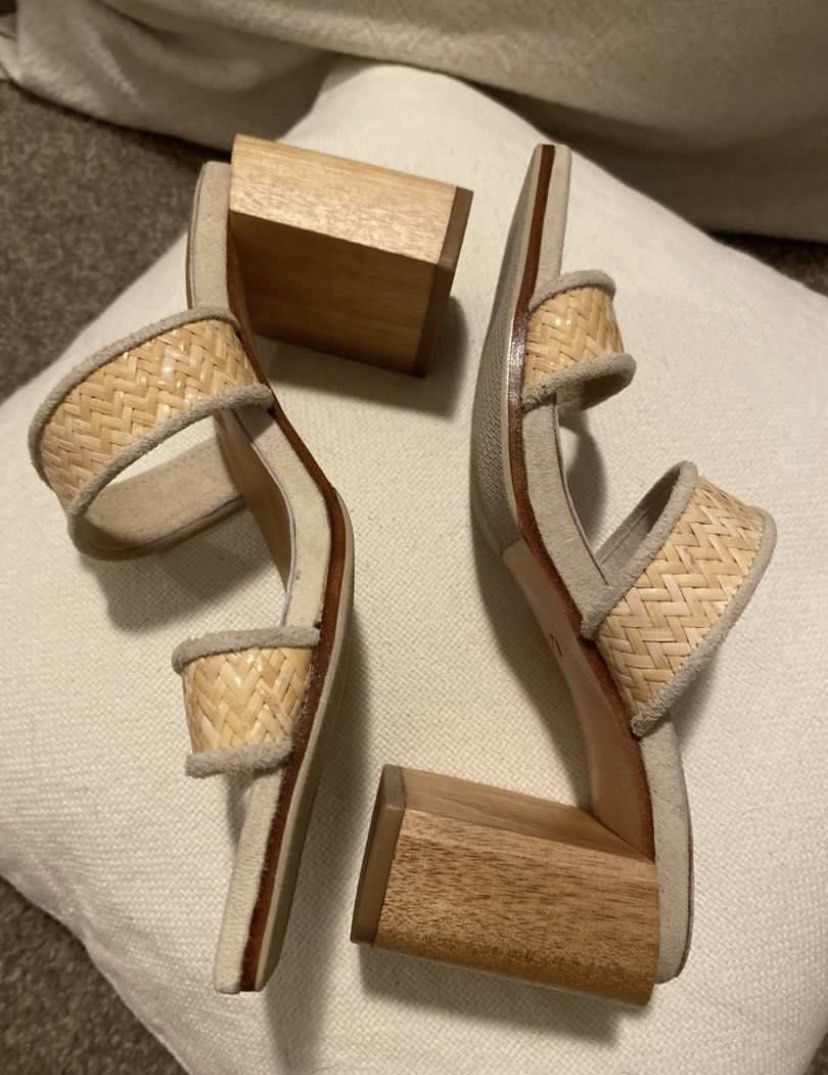 James Smith Woven Block Heel Sandals (Category: Flats & Sandals) located in Muntinlupa City. Submitted by hollieberrygirl (Listing ID 1468124450, Image 3). Description: James Smith Slip-on Sandals Store bought in Australia Woven, Natural Color Leather upper Slip on style w/ Twin vamp straps 8cm wooden block heel Size 37 ₱4,850 SF c/o buyer Seller is not responsible for anything that happens to the item after purchase..