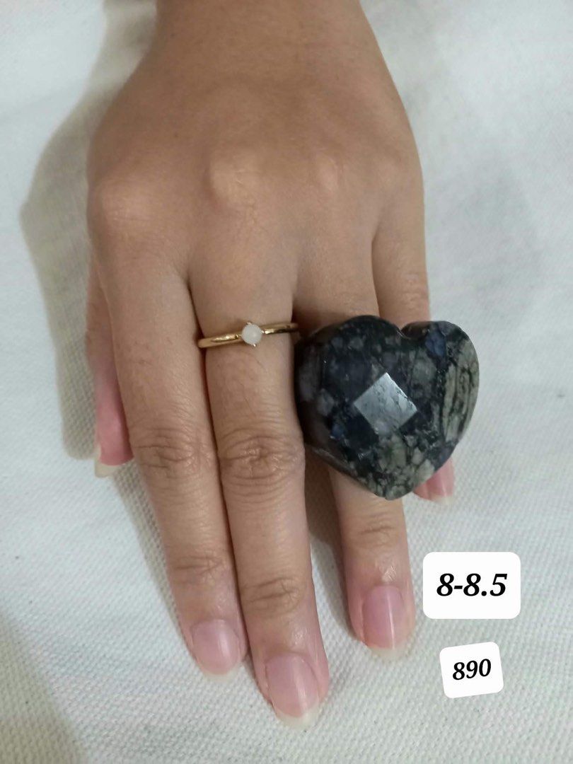 Japan Source Natural Curved Stone Rings Power Ring (Category: Luxury Accessories) located in Naga. Submitted by happeemarket (Listing ID 1468218868, Image 3). Description: Not heavy to wear.