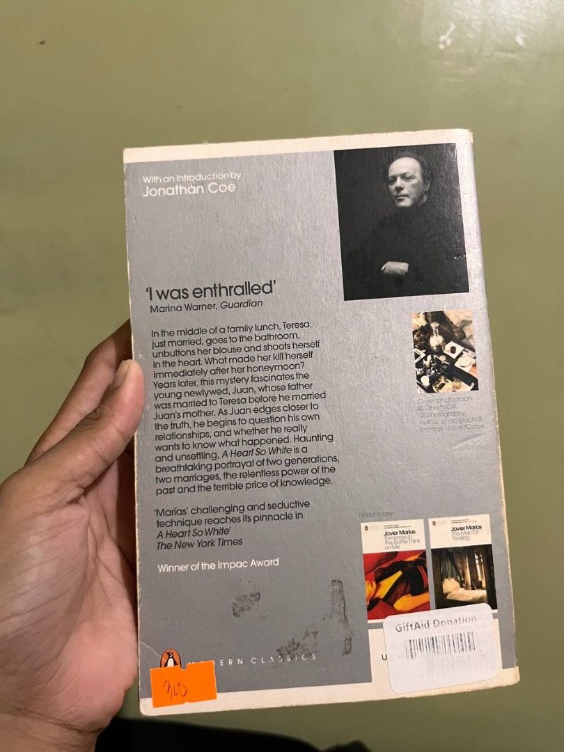 Javier Marías - A Heart So White (Category: Storybooks) located in Carmen. Submitted by grei.librongbaligya. (Listing ID 1468168299, Image 3). Description: Javier Marías - A Heart So White Minor signs of wear. Minimal spine crease. Regular paperback. .