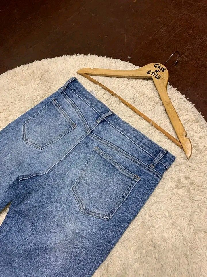 Jeans (Category: Jeans) located in Lianga. Submitted by legitseller12345678 (Listing ID 1468226166, Image 3). Description: Giordano jeans for men📌 Excellent in condition Waistline 32 Length 39 Hem 7 Solid Mine 500 plus sf.