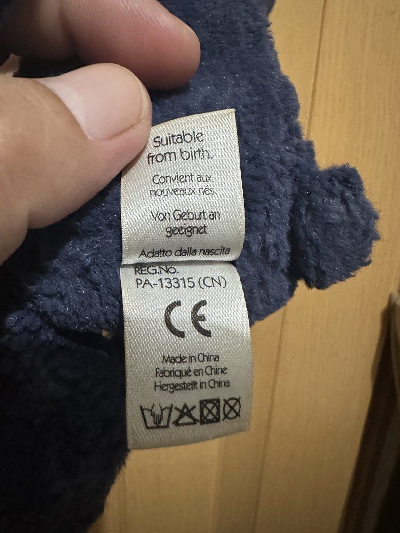 Jellycat Starlight Bunny Plush Toy rare (Category: Plushies & Soft Toys) located in Manila. Submitted by naixor_thrift (Listing ID 1468087253, Image 3). Description: - Authentic Jellycat Starlight Bunny in navy blue - Adorable star print on both floppy ears - Ultra-soft velvety fur with bean filling for a nice, weighted feel - Original tag still attached - Safe and suitable for newborns (from birth) - Clean, well-maintained, and ready to ship.