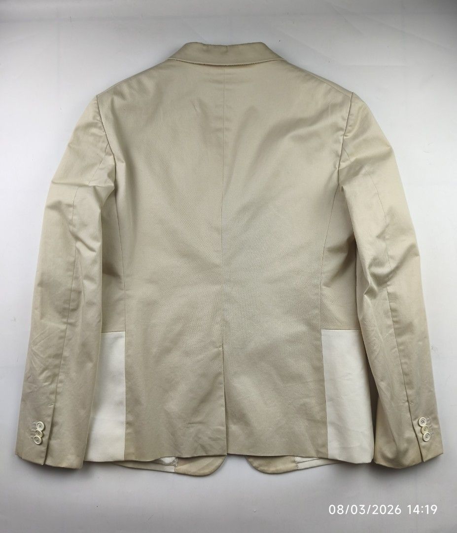 Jil sander S/S 13 blazer jacket tailor made (Category: Coats, Jackets and Outerwear) located in Manila. Submitted by corner_finds (Listing ID 1468198846, Image 3). Description: runway piece size 46 on tag pit to pit 19' length 27.5' shoulders 17' sleeve length 24.5' color beige/white no major flaws minor stain and dirt needs cleaning 9/10 condition or better no inclusions item only can send more photos upon request 7499+sf dm.