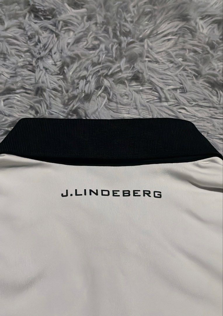 j.lindeberg Ylva TX Jersey Polo (Category: Tshirts & Polo Shirts ) located in Cebu City. Submitted by johnova18 (Listing ID 1468268989, Image 3). Description: Jlindeberg Polo Shirt Authentic ✅ Size: Small Width: 18.5 Length: 26 Color rate: 10/10 Pristine condition Good As New 3500 + shipping fee Location: Cebu City.