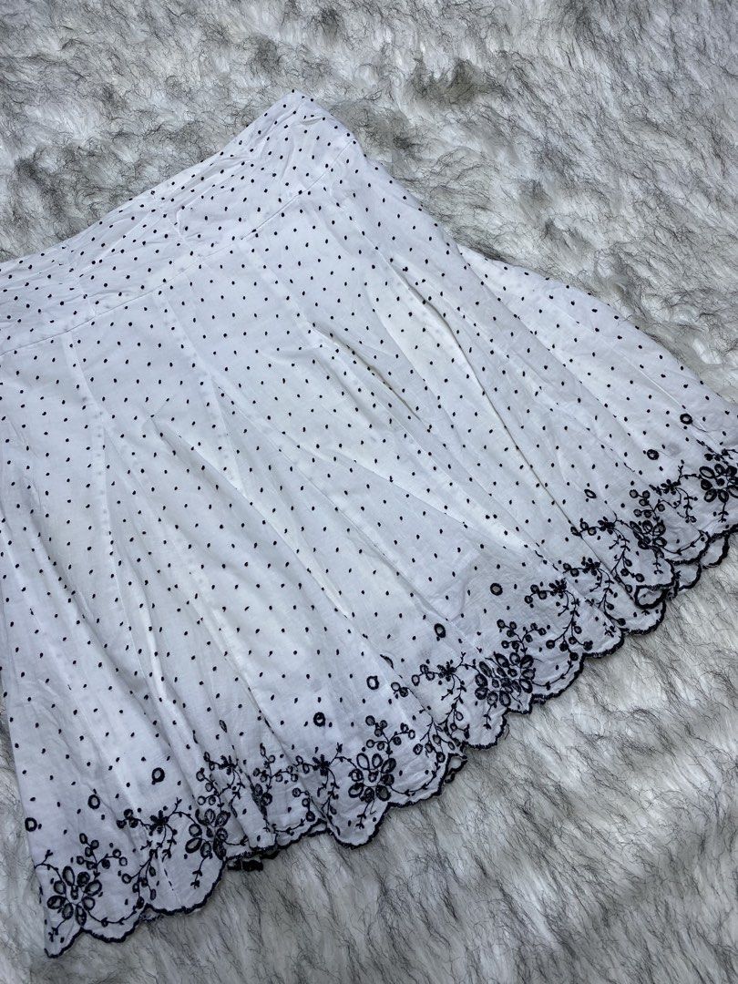 Joe benbasset (small) (Category: Skirts) located in Manila. Submitted by csjlgen (Listing ID 1468174387, Image 3). Description: .