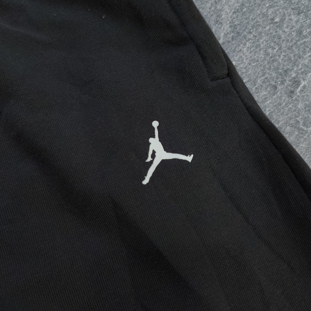 Jordan Drifit Cuffed Sweatpants (Category: Activewear) located in Manila. Submitted by shykes_26 (Listing ID 1468114500, Image 2). Description: Dimensions: Waist - 30-40 (L on tag) Length - 37.5 Thigh - 13.5 Leg open - 5 Issues: None.