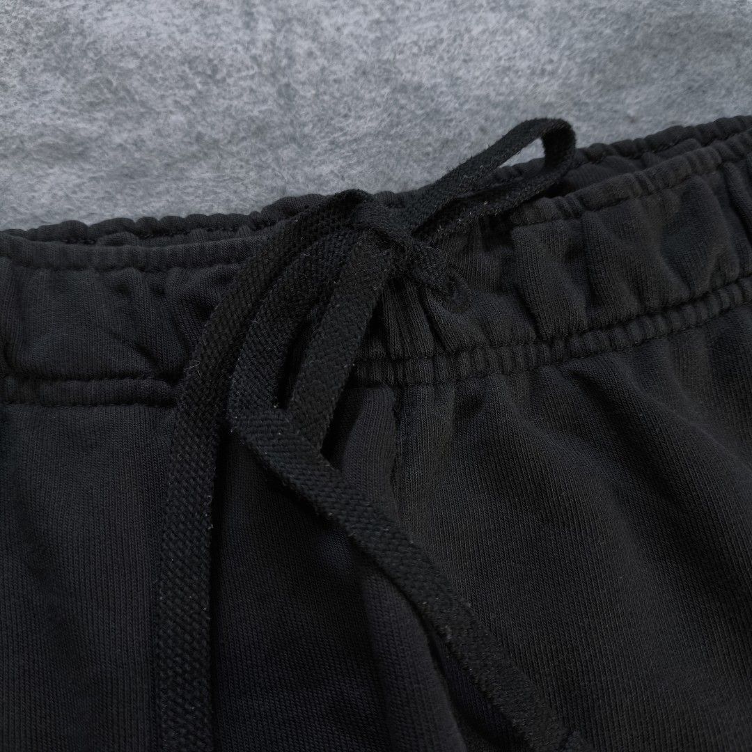 Jordan Drifit Cuffed Sweatpants (Category: Activewear) located in Manila. Submitted by shykes_26 (Listing ID 1468114500, Image 3). Description: Dimensions: Waist - 30-40 (L on tag) Length - 37.5 Thigh - 13.5 Leg open - 5 Issues: None.