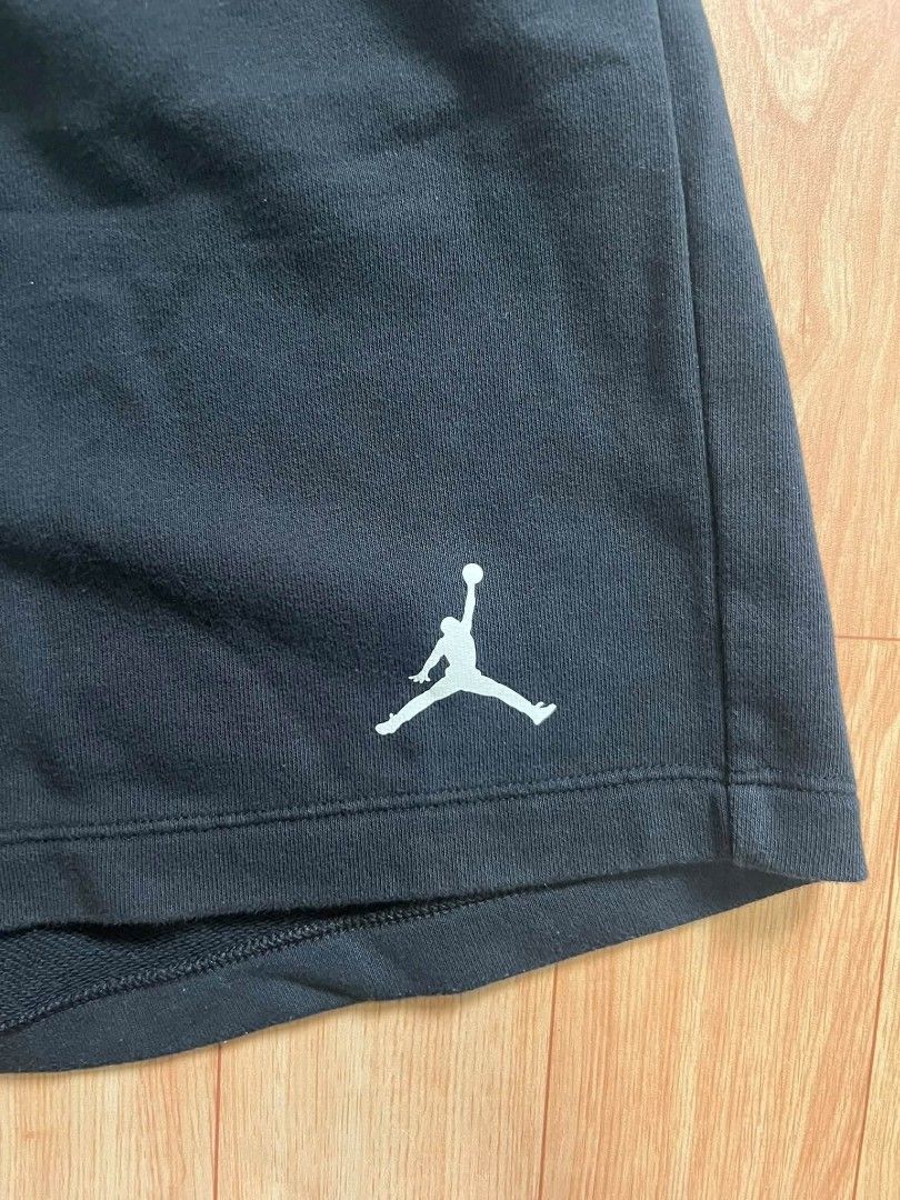 JORDAN FLIGHT MVP MENS SHORT (Category: Shorts) located in Caloocan City. Submitted by bryannnnn_1 (Listing ID 1468155050, Image 2). Description: size xl.
