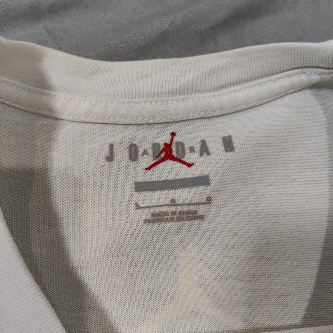 Jordan jumpman white shirt (Category: Tshirts & Polo Shirts ) located in Rosales. Submitted by c.karl (Listing ID 1468203268, Image 3). Description: - Brand: Jordan - Color: White - Size: Large (Oversized fit) - negotiable.