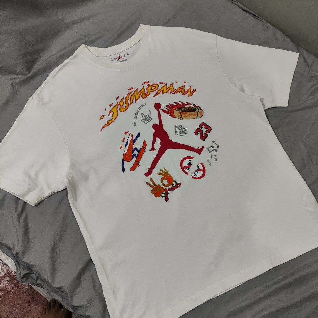 Jordan jumpman white shirt (Category: Tshirts & Polo Shirts ) located in Rosales. Submitted by c.karl (Listing ID 1468203268, Image 1). Description: - Brand: Jordan - Color: White - Size: Large (Oversized fit) - negotiable.