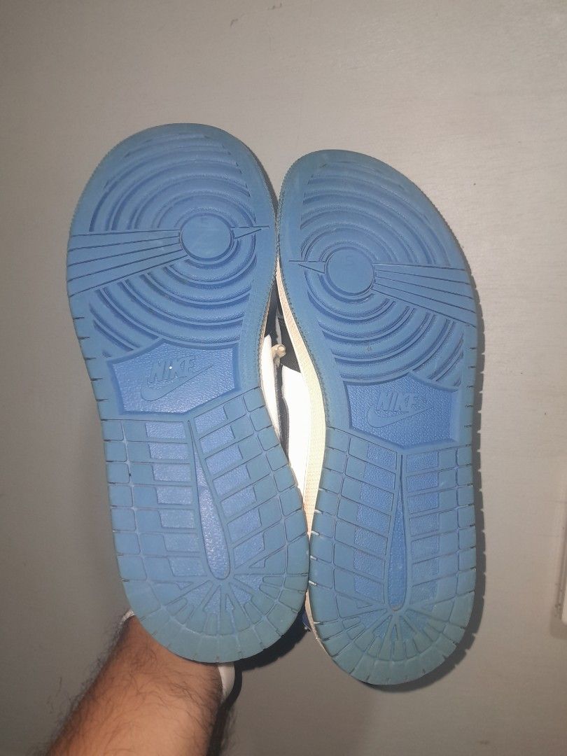 JORDAN X TRAVIS SCOTT X FRAGMENTS (Category: Sneakers & Footwear) located in Alburquerque. Submitted by zkethrifter (Listing ID 1468237316, Image 3). Description: No major flaws.
