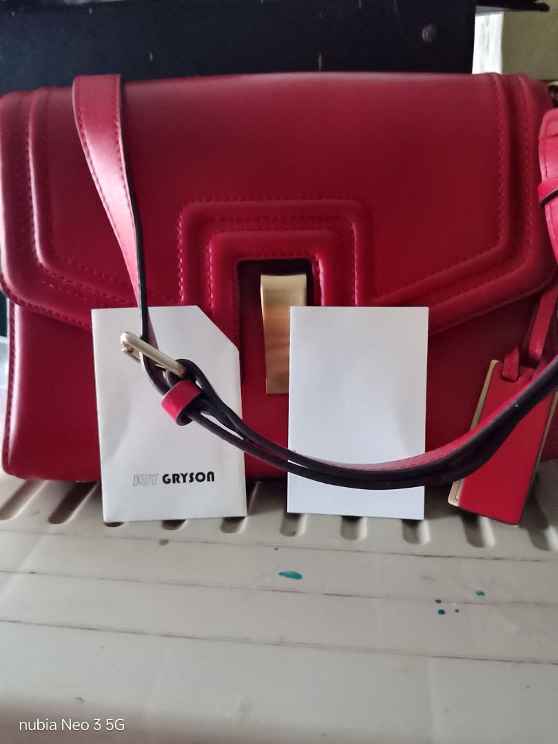 Joy Gryson (Category: Shoulder Bags) located in Trece Martires City. Submitted by sulit_buys (Listing ID 1468141369, Image 1). Description: Gold hardware Sign of use s may flap magnet which is normal.