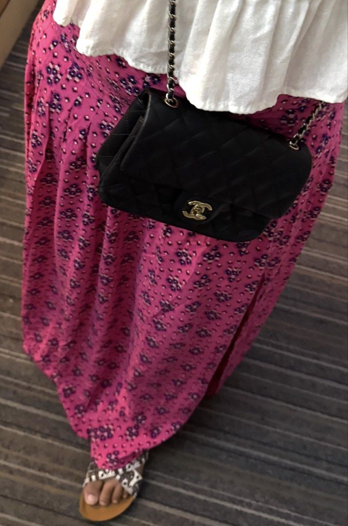 Juicy Couture Long Skirt (Category: Skirts) located in Manila. Submitted by theunniesshoppe (Listing ID 1468230821, Image 1). Description: From USA, around 178 USD. Used once during my trip to Thailand. With barely noticeable flaw on the slit, but cannot notice at all and can be repair easily. Price is still negotiable for serious buyers. Just need to declutter my clothes..