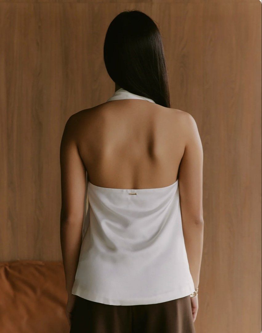 Just Because Studio Odette Top (Category: Sleeveless) located in Quezon City. Submitted by c00kies_ (Listing ID 1468216303, Image 3). Description: 🤍 Used once, in very good condition 🤍 Size S 🤍 Bought for P2900 + SF 🤍 Message me for actual pictures .