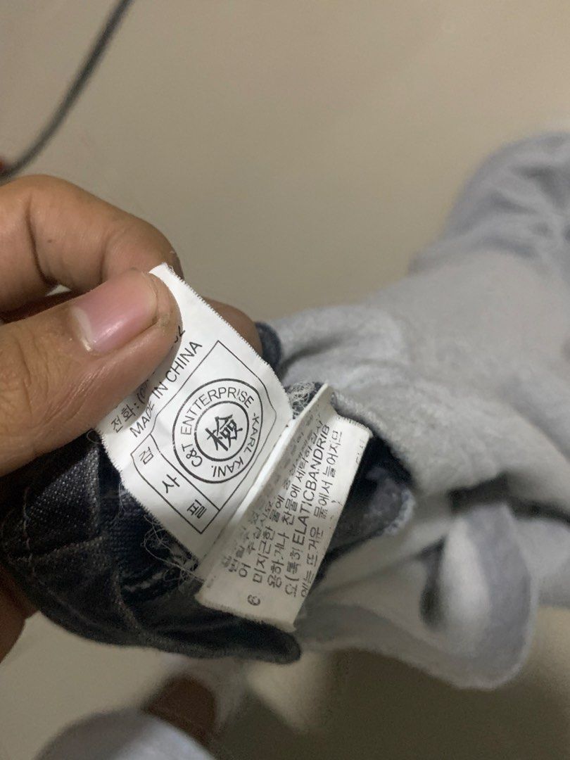 Karl Kani Gray Button-Up Baseball Jersey Size L (Category: Tshirts & Polo Shirts ) located in Aloran. Submitted by lux2kph (Listing ID 1468211567, Image 2). Description: NO ISSUE BIG SIZE MINDNAO LOC.