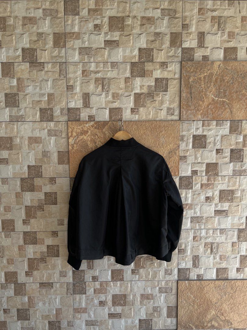 KARL LAGERFIELD - MA- 1 BOMBER JACKET (Category: Coats, Jackets and Outerwear) located in Bacolod City. Submitted by timelessbyjosh (Listing ID 1468169808, Image 2). Description: BEST FOR CASUAL OUTFITS SIZE : 55 ACTUAL COLOR : BLACK COLOR RATE : 10 OUT OF 10 CONDITION : NEAR NEW MATERIAL : 98 % NYLON & 2 % POLYURETHANE MADE IN : FLAWS : NONE DIMENSIONS LENGTH - WIDTH ( ARMPIT TO ARMPIT ) - SHOULDER TO SHOULDER - SLEEVE LENGTH ( ARMPIT TO WRIST )