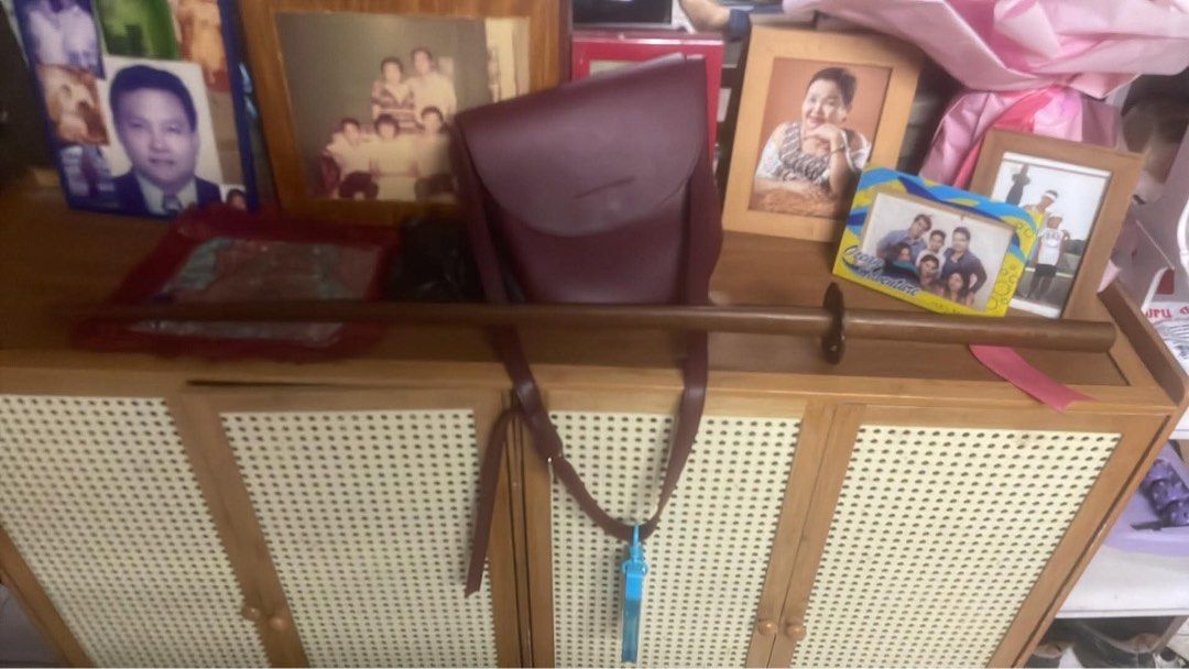 Katana sword + Bokken sword (Category: Vintage Collectibles) located in Manila. Submitted by johnsamuel911 (Listing ID 1468172938, Image 3). Description: Black katana sword with sheath complete with additional bokken sword negotiable.