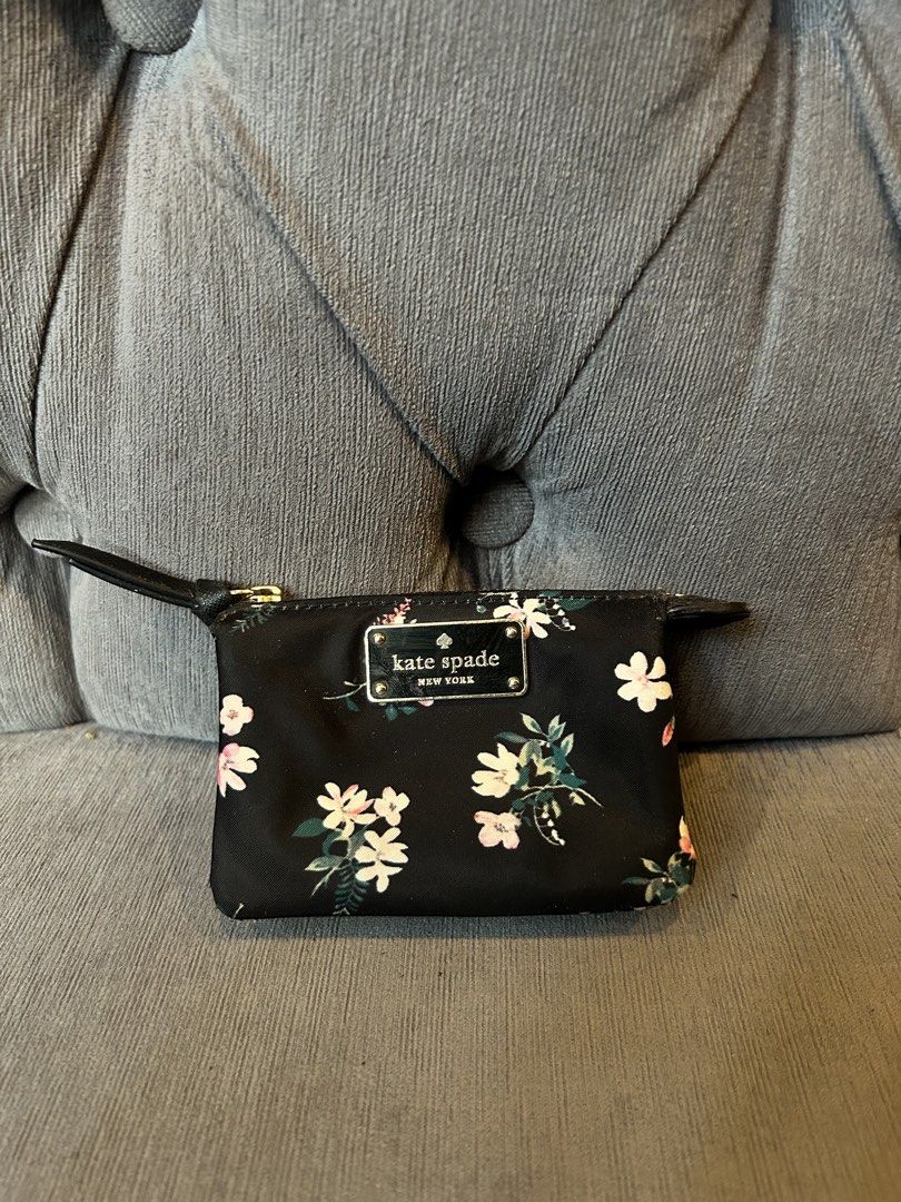 Kate spade mini wilson rode flora blackmail (Category: Purses & Pouches) located in Manila. Submitted by reishuh (Listing ID 1468100478, Image 2). Description: .