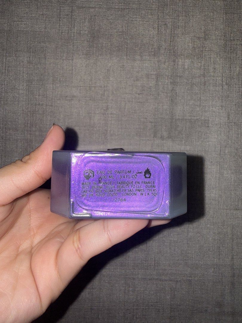 RUSH SALE !! KAYALI Vanilla Candy Rock Sugar | 42 BARELY USED (Category: Fragrance & Deodorants) located in Las Pinas. Submitted by coolthreadz (Listing ID 1468152492, Image 3). Description: KAYALI Vanilla Candy Rock Sugar | 42 (100mL) Sweet, feminine, and playful gourmand fragrance featuring notes of candied pear, bubble gum, white caramel, rock sugar, and vanilla cream. 🍬 100mL Eau de Parfum 🍬 Made in France 🍬 Condition: Brand new (Gifted to