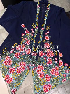 (Category: ) located in . Submitted by ameleecloset (Listing ID 1468062171, Image 1). Description: .