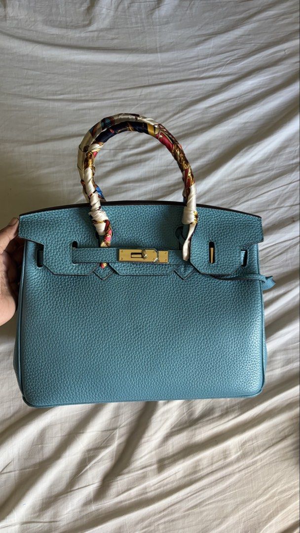 Kelly Structured Leather Tote Bag (Category: Tote Bags) located in Binan City. Submitted by myprelovedhaul (Listing ID 1468068627, Image 2). Description: .