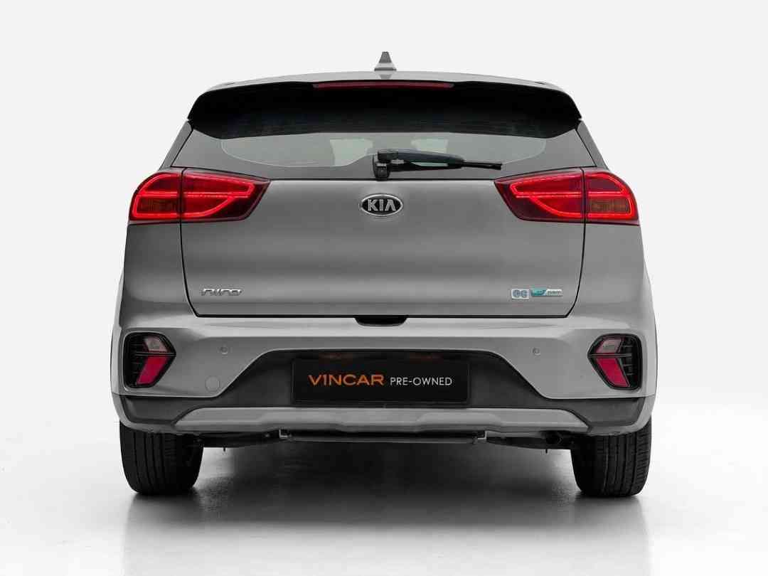 Kia Niro Hybrid 1.6A GDi DCT (Category: Used Cars) located in Singapore. Submitted by vincar_pre-owned (Listing ID 1466232839, Image 3). Description: Fully serviced and maintained with Cycle & Carriage. Smooth and powerful Hybrid platform for extremely good fuel efficiency! Spacious and comfortable interior for any occasion! Low road tax. Contact us today to arrange a viewing for this unit at the V1ncar pre-owned showroom now! Features: 1.6L DOHC