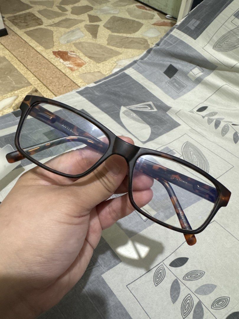 Kinetix Anti Blue Reading Glasses +1.50 (Category: Sunglasses & Eyewear) located in Quezon City. Submitted by big_fat_momma (Listing ID 1468068706, Image 1). Description: - Brand/Model: Kinetix P-Alive-2 - Frame: Classic rectangular leopard design - Lenses: Blue light blocking for screen work - Strength: +1.50 magnification - Condition: Clean, lightweight, and ready to wear RFS: nag iba n ng grado mata ko.