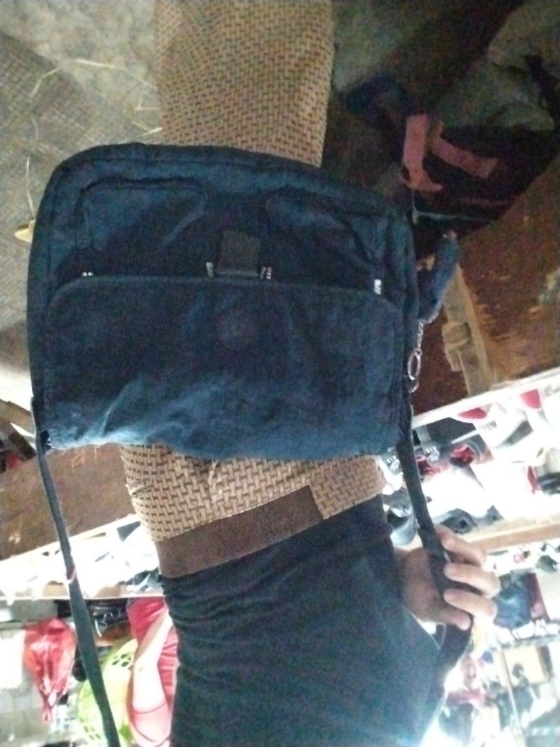 Kipling (Category: Cross-body Bags) located in El Salvador. Submitted by francheskaukayukay (Listing ID 1468065224, Image 3). Description: .