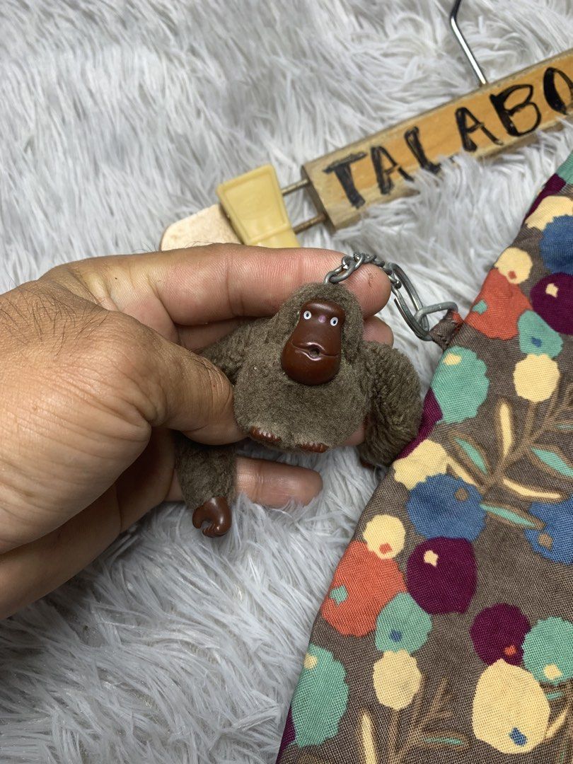 Kipling 🦍 (Category: Tote Bags) located in Bacolod City. Submitted by ocean_us (Listing ID 1468118118, Image 3). Description: Kipling 🦍 _______________________ Details: ▪️Dimes 12 x 14 ▪️No issues Pm, Thanks ✅We ship Nationwide via Jnt Express ✅We do video call for assurance 📍Bacolod City Negros Occidental.