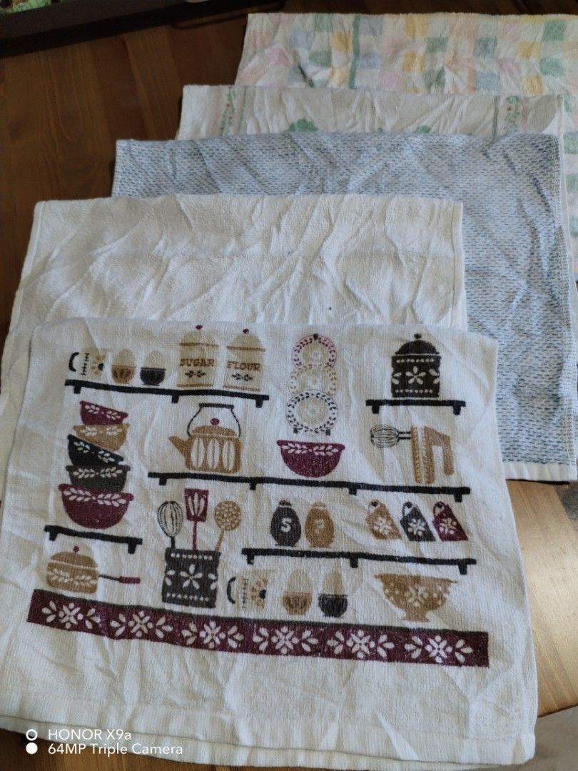 Kitchen Towels ( Cotton) (Category: Bathroom & Kitchen Fixtures) located in Muntinlupa City. Submitted by arciagamaryann68 (Listing ID 1468120671, Image 2). Description: - Set of assorted kitchen towels featuring cute kitchenware graphics, floral patterns, and textured weaves - Condition: 7/10 layered condition, well-maintained and ready for use - Ideal for drying dishes, wiping countertops, or general kitchen chores - Soft and absorbent material