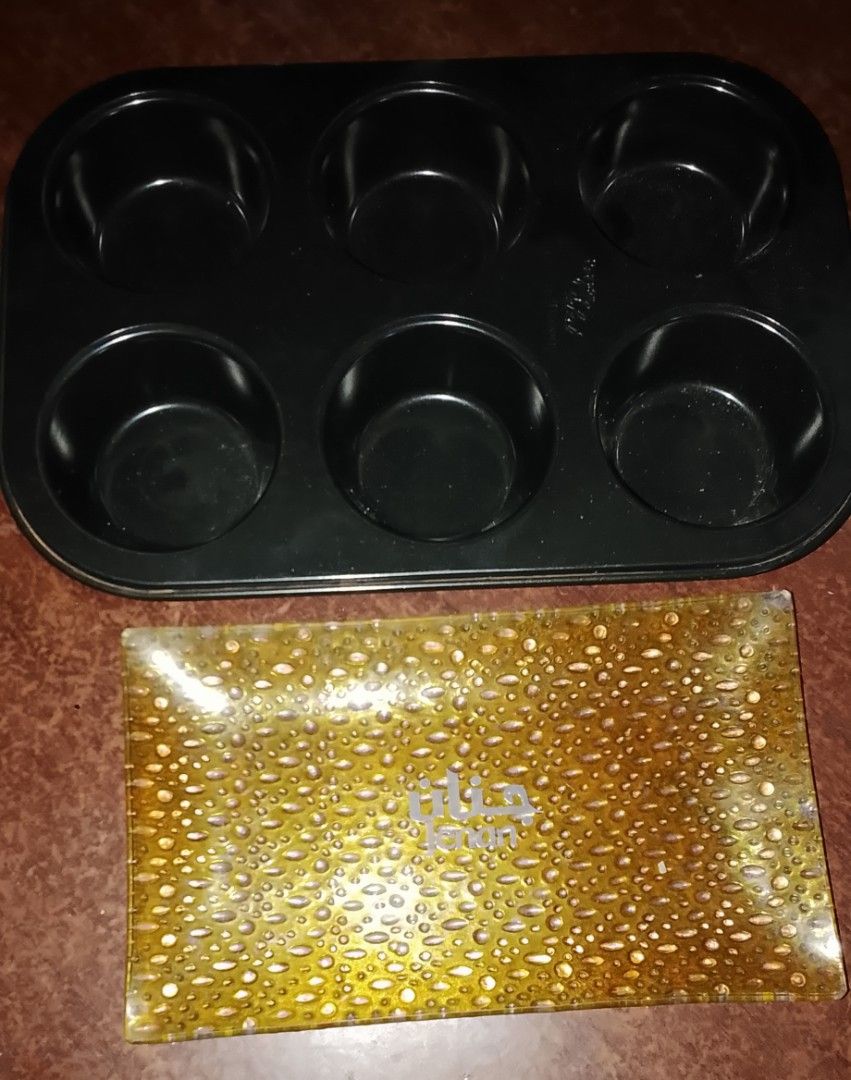 Kitchenware Bundle - Baker's Select 6-Cup Muffin Pan + 2-pc Jenan Glass Serving Dishes (Category: Bakeware) located in Antipolo. Submitted by rielapreloved (Listing ID 1468266117, Image 1). Description: Selling as a 3-piece kitchenware bundle. Practical set for home baking, serving snacks, desserts, or entertaining guests. ​📦 What’s Included in the Bundle: ​1️⃣ Baker's Select 6-Cup Muffin / Cupcake Pan (Black) ​Dimensions: 10.5" x 7" (3" cup dia